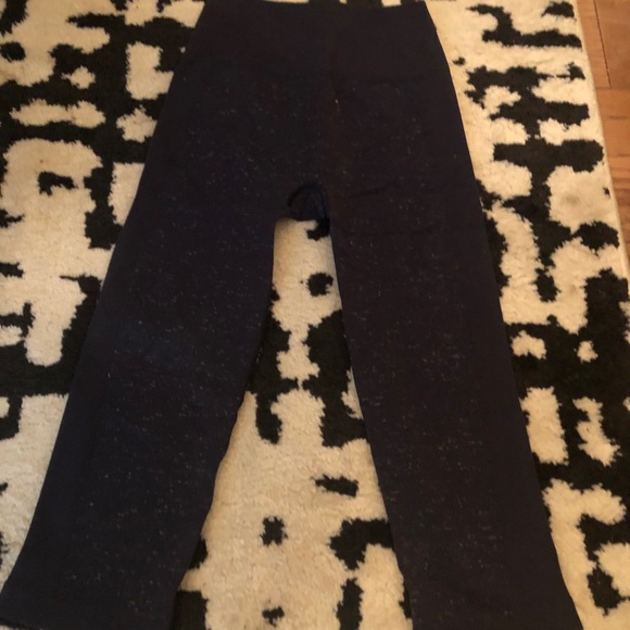 Lululemon compression crop - Picture 2 of 4